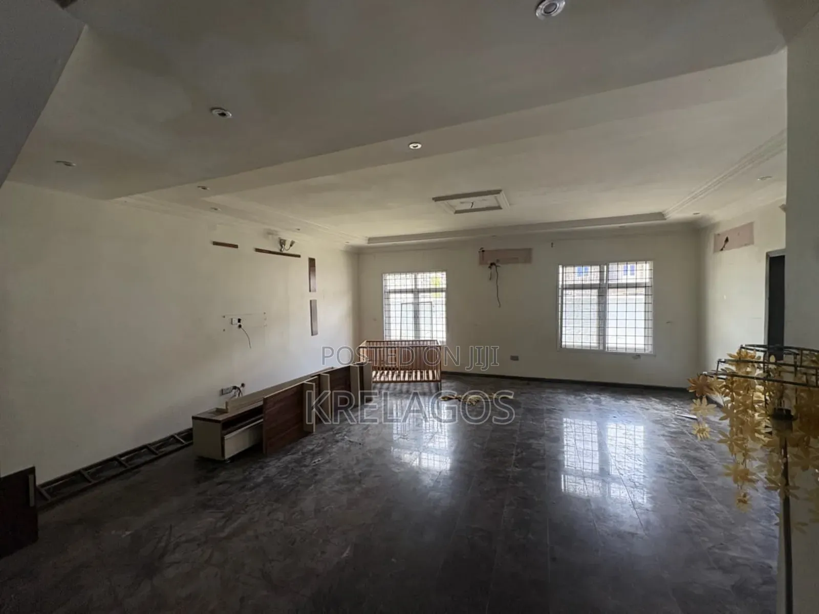 4bdrm Duplex in Ikota for sale in Ikota