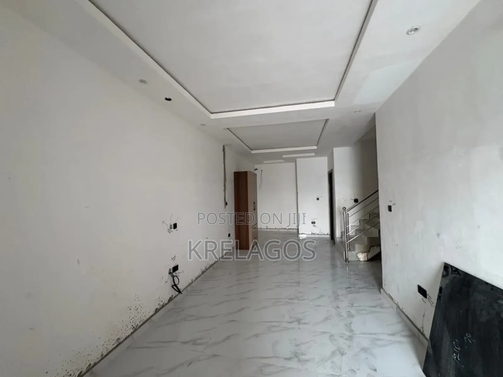 4bdrm Duplex in Ogombo for sale in Ogombo