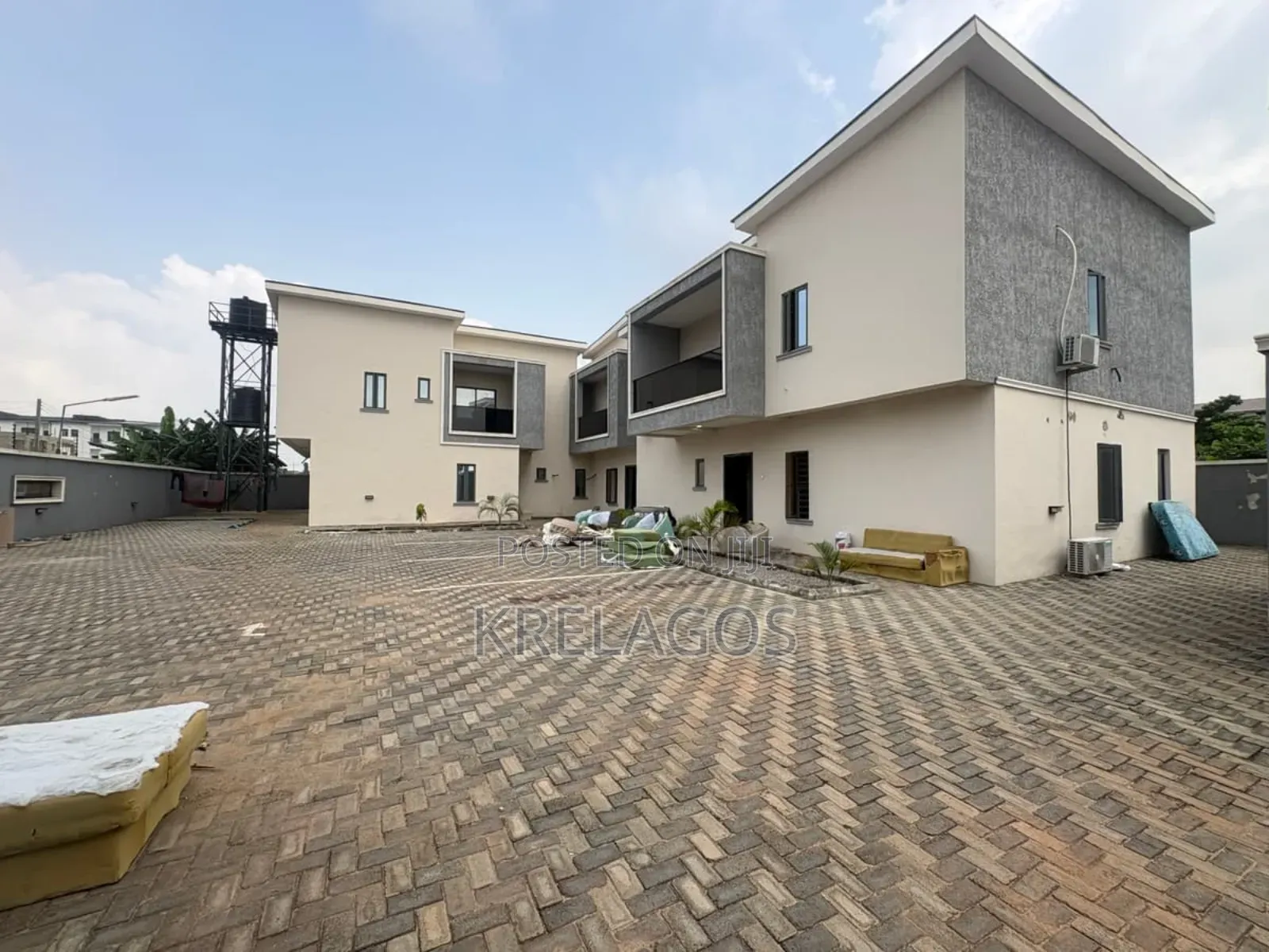 4bdrm Duplex in Ogombo for sale in Ogombo