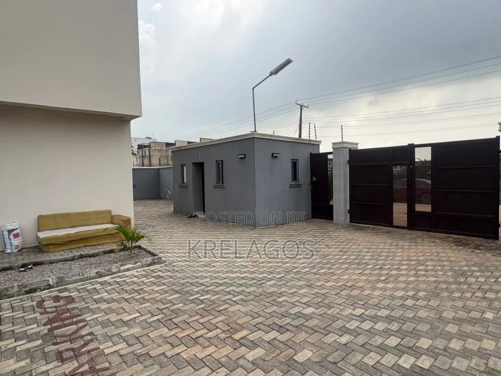 4bdrm Duplex in Ogombo for sale in Ogombo
