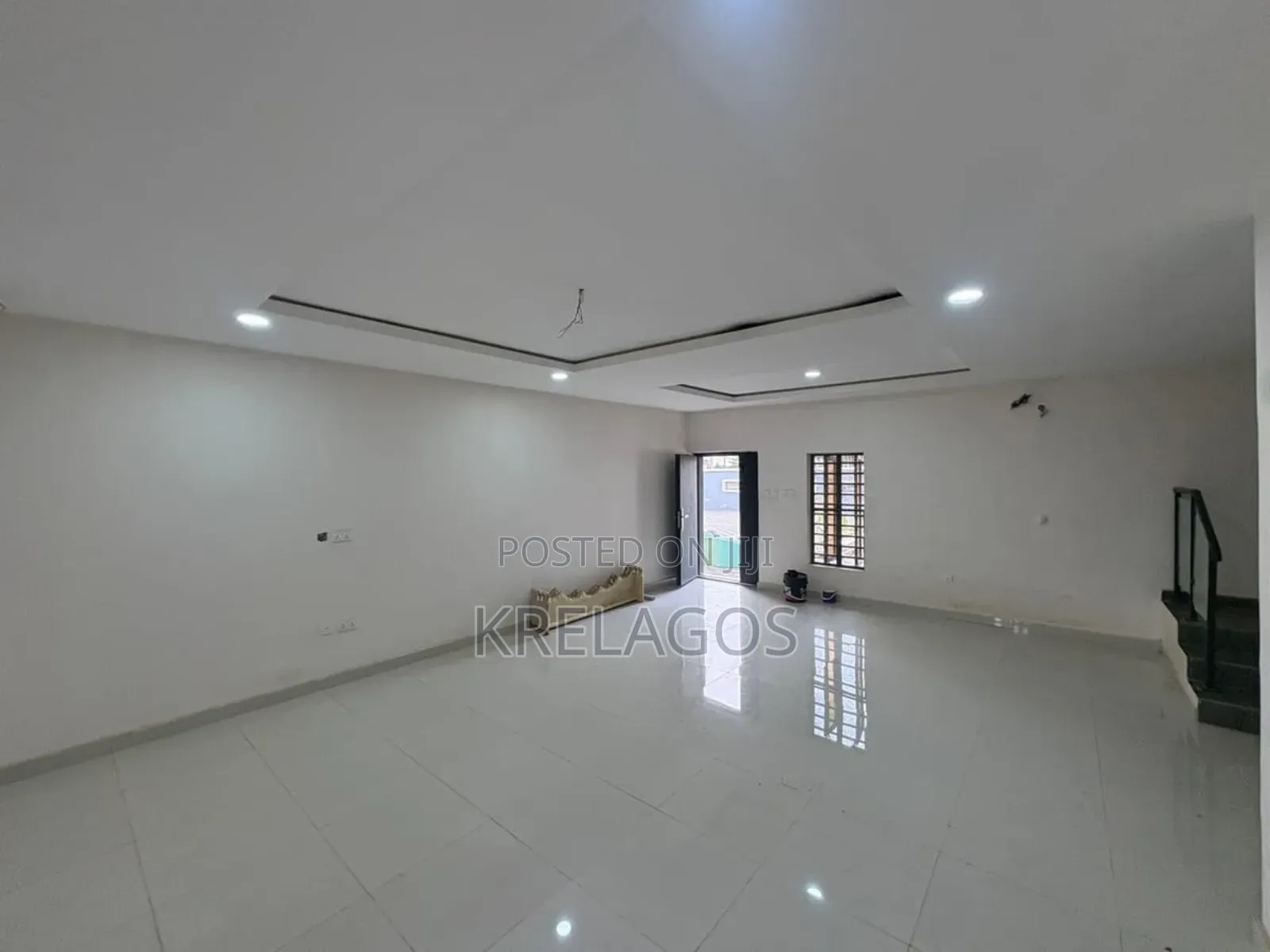 4bdrm Duplex in Ogombo for sale in Ogombo