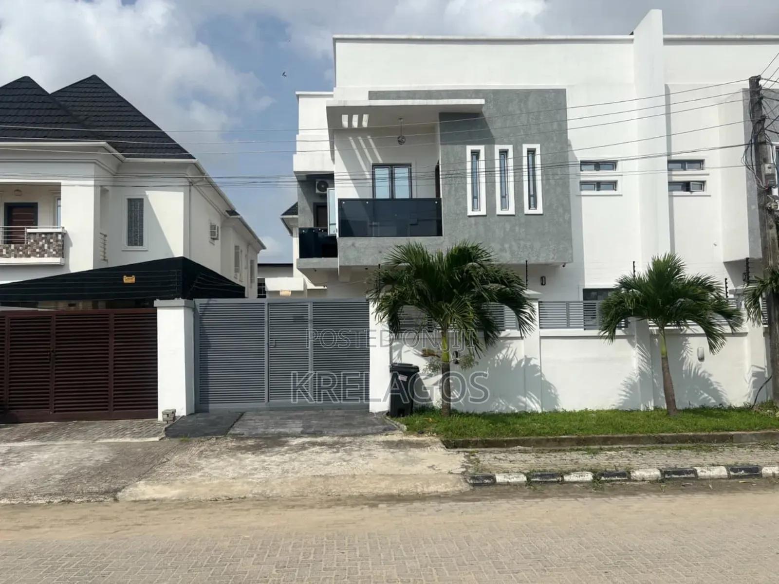 Furnished 4bdrm Duplex in Ogombo for sale in Ogombo