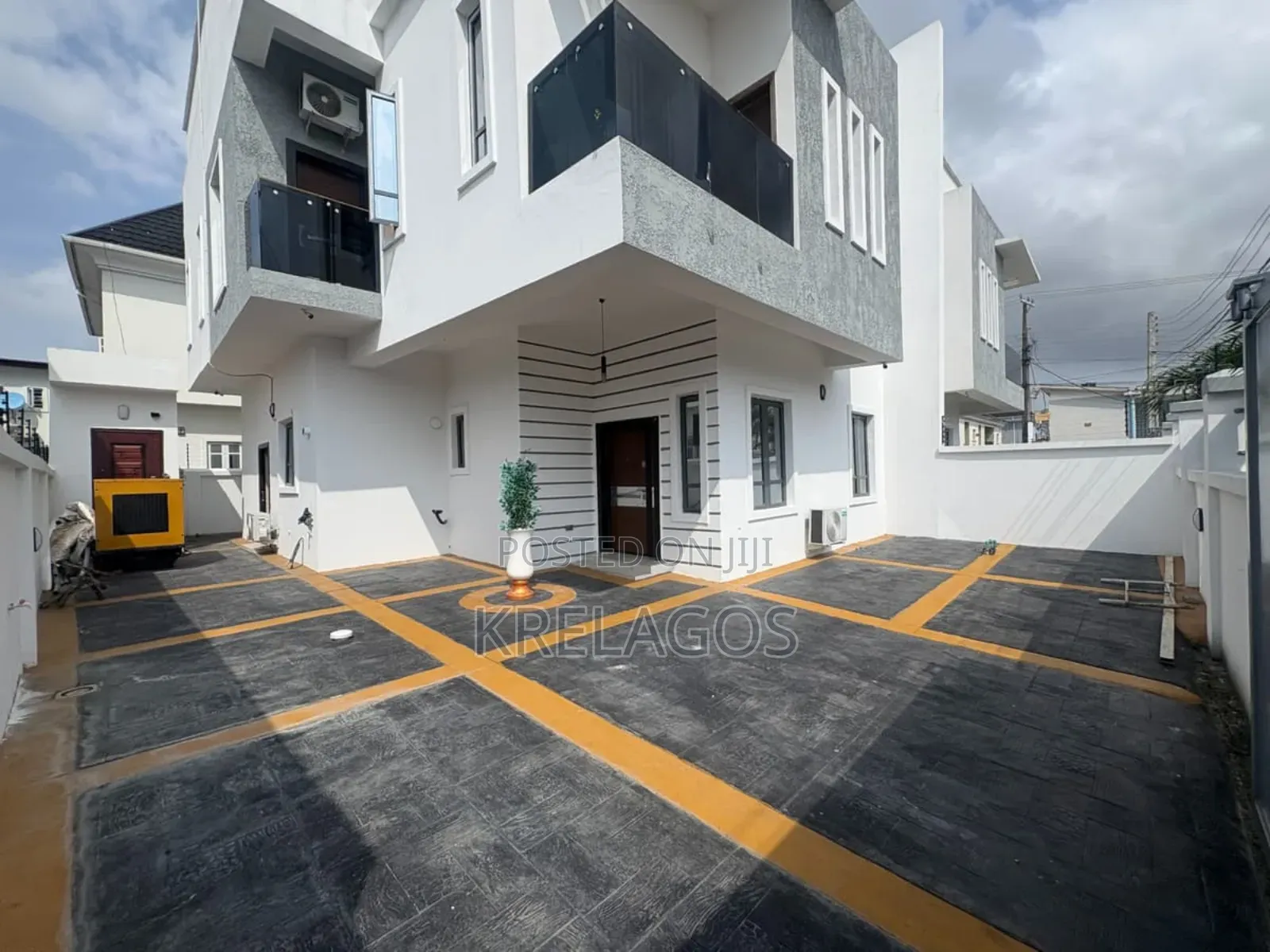 Furnished 4bdrm Duplex in Ogombo for sale in Ogombo