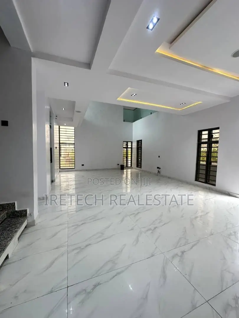 5bdrm Duplex in Megamound Lekki for sale in Ikota