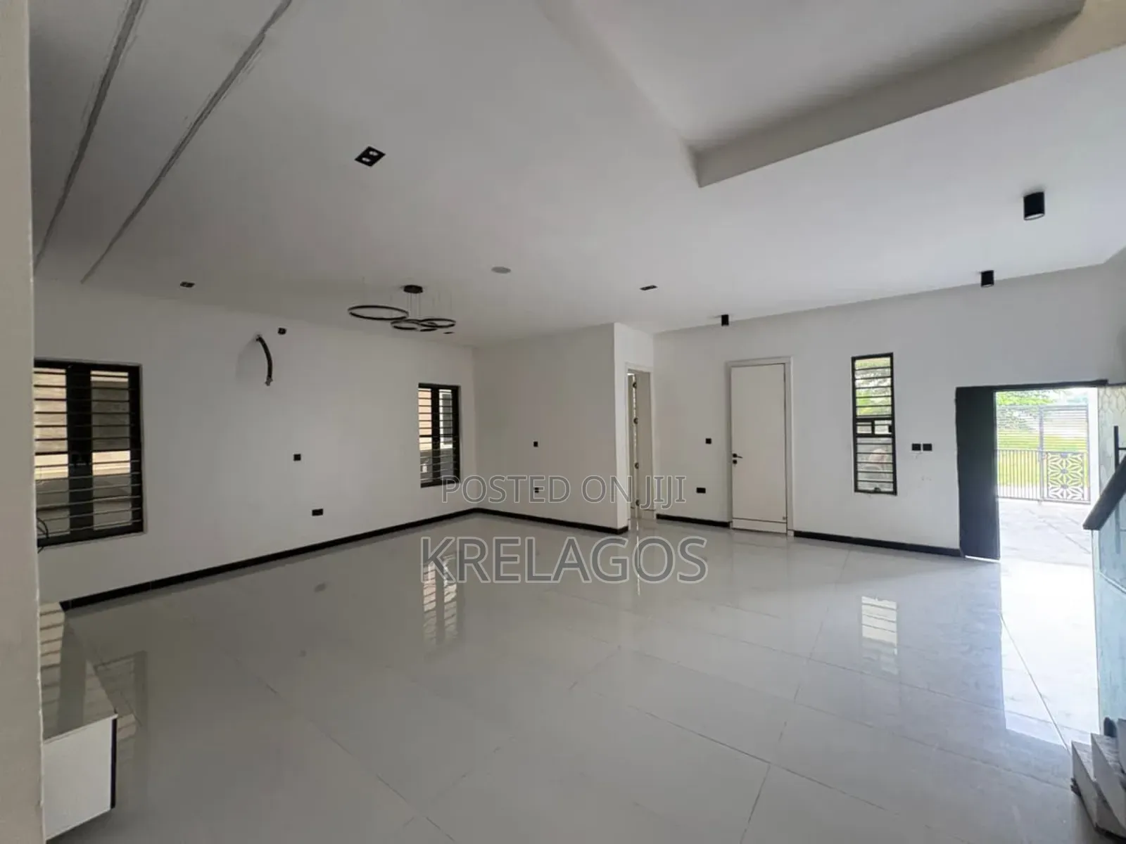 5bdrm Duplex in Ogombo for sale in Ogombo