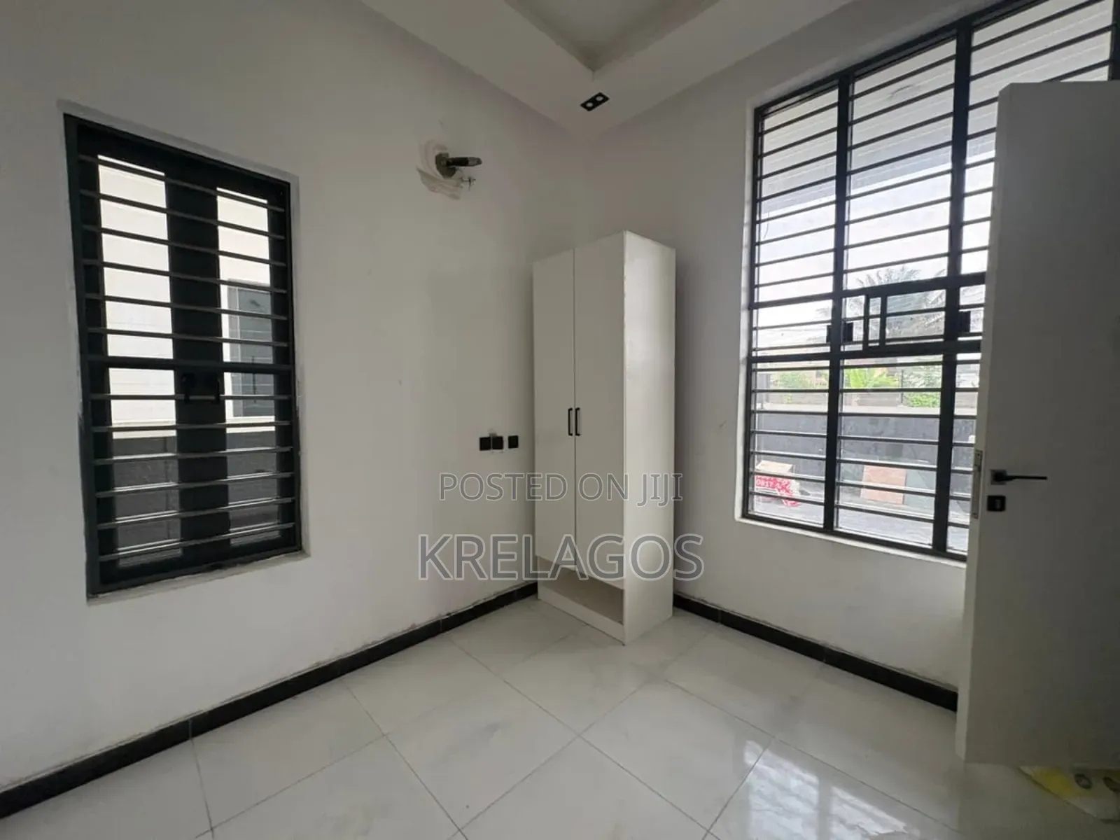 5bdrm Duplex in Ogombo for sale in Ogombo
