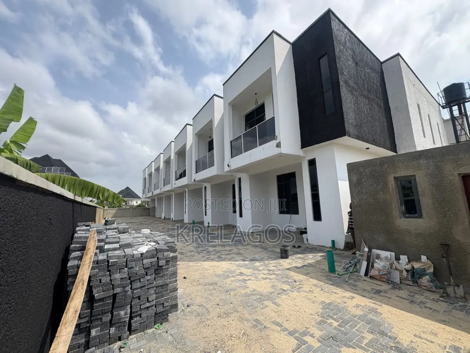 4bdrm Duplex in Ogombo for sale in Ogombo