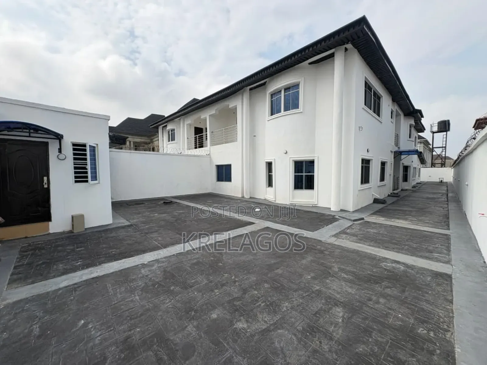5bdrm Duplex in Ogombo for sale in Ogombo
