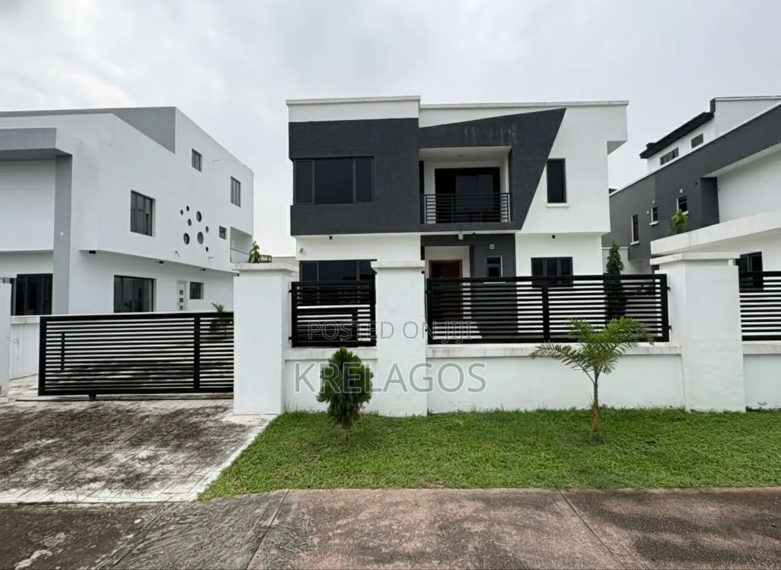 4bdrm Duplex in Royalpha Garden, Off Lekki-Epe Expressway for sale in Off Lekki-Epe Expressway