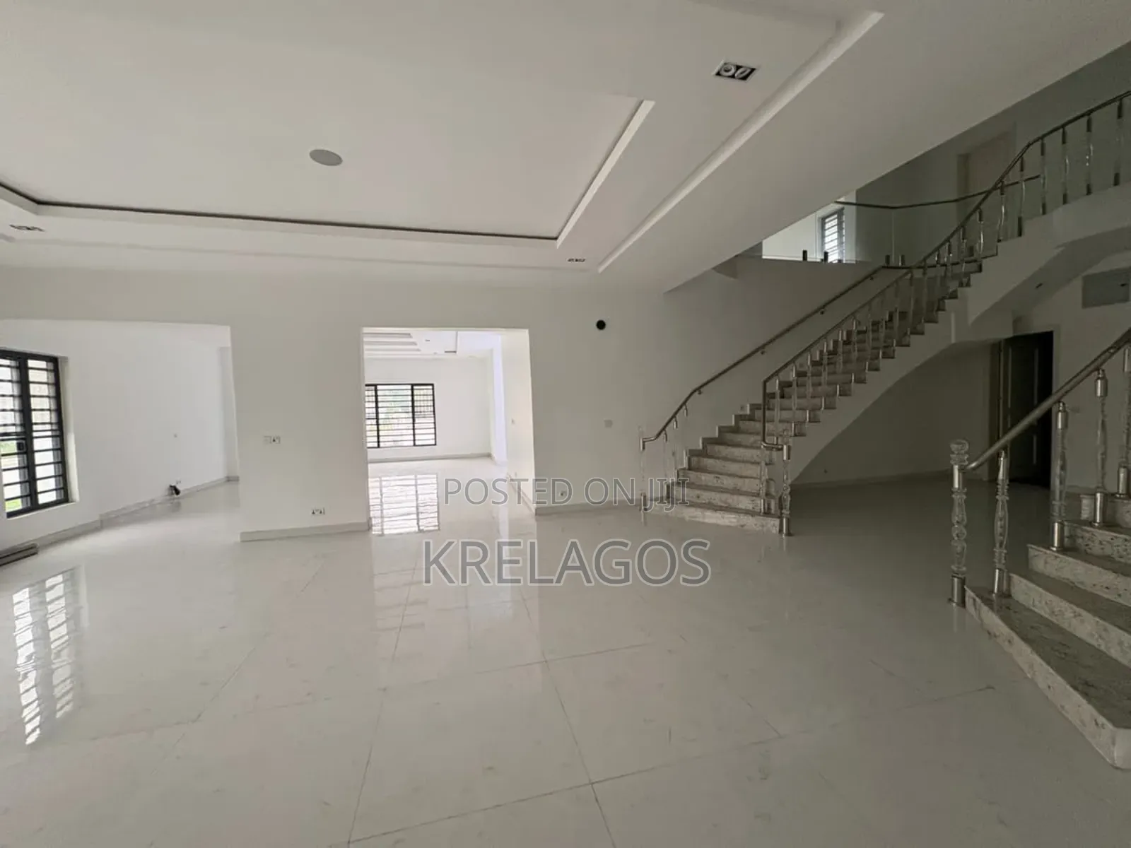 5bdrm House in Royal Garden Estate, Off Lekki-Epe Expressway for sale in Off Lekki-Epe Expressway