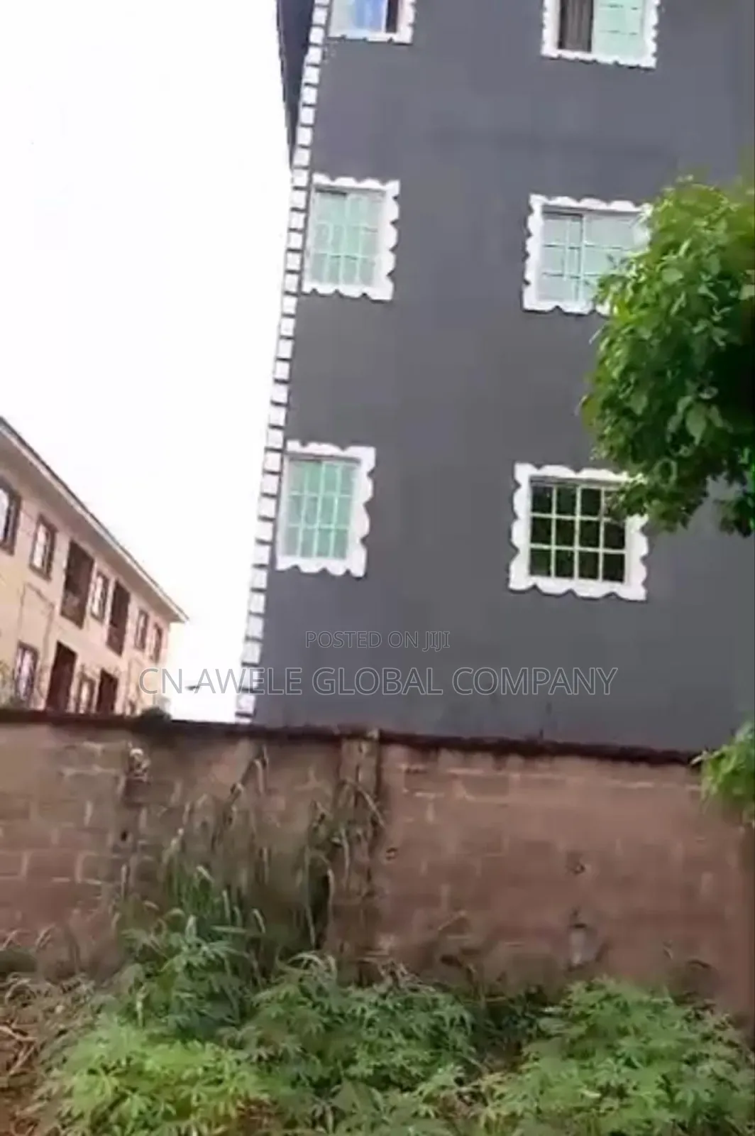8 Flats of One Room and Parlor With One Toilet in Enugu