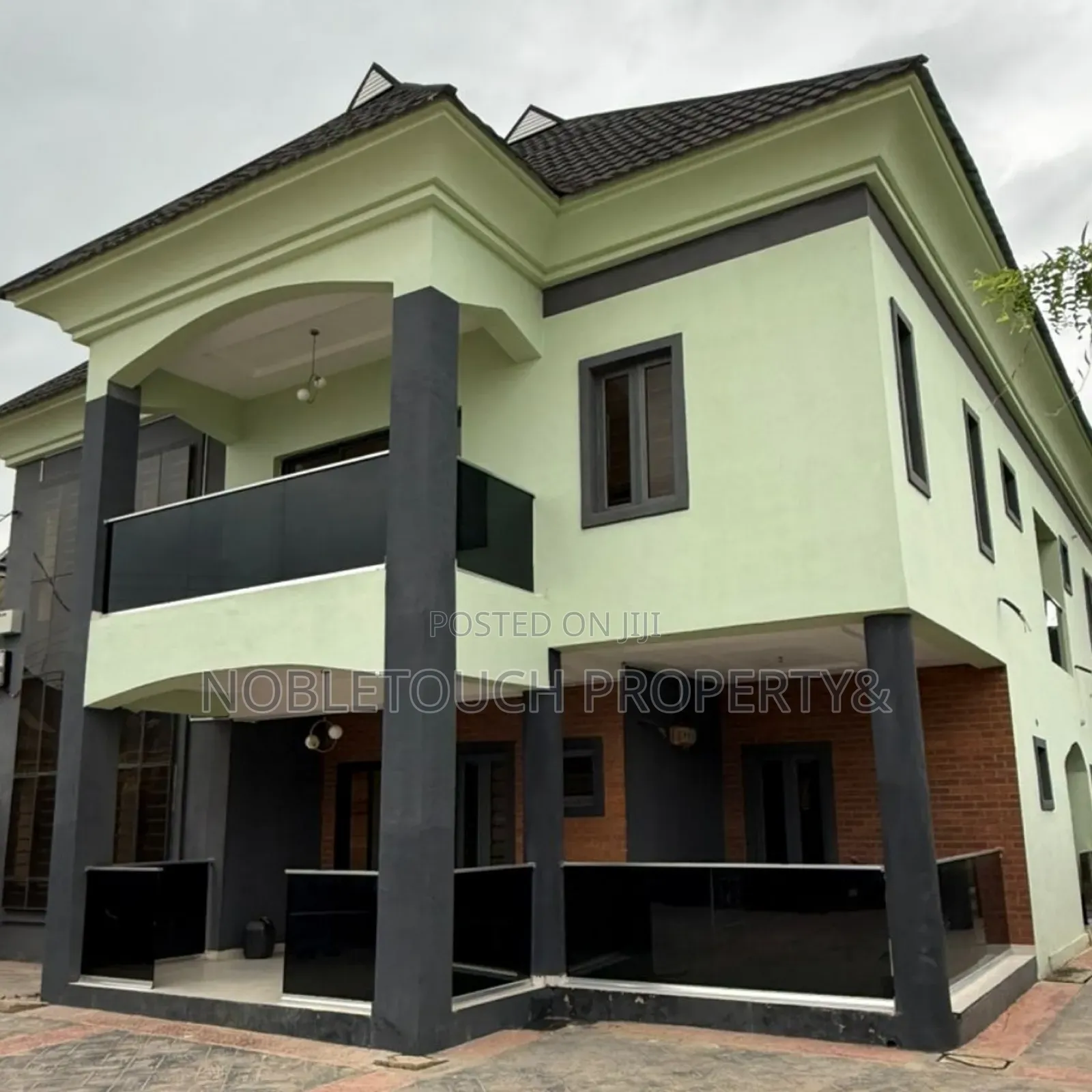 5bdrm Duplex in Oshorun Heritage for sale in Isheri North