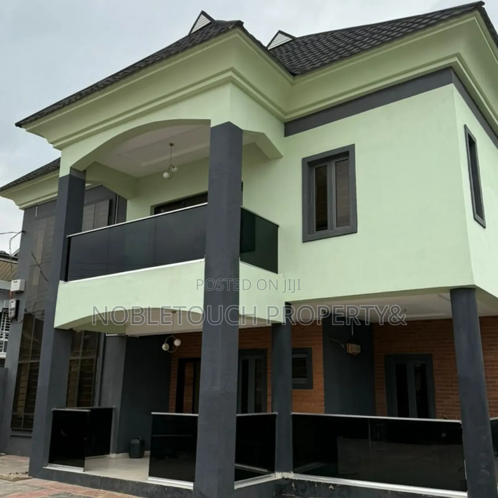 5bdrm Duplex in Oshorun Heritage for sale in Isheri North