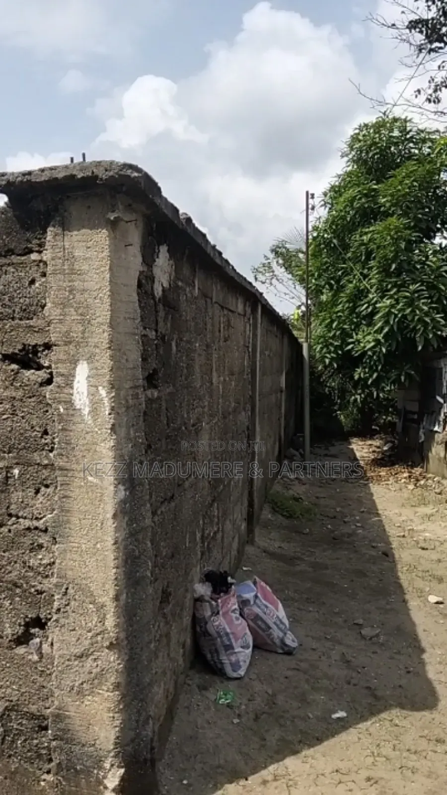 For Sale : 2 1⁄4 Plots 2 Poles Off Major Road ,Ozuoba Rd Ph in Uzoba