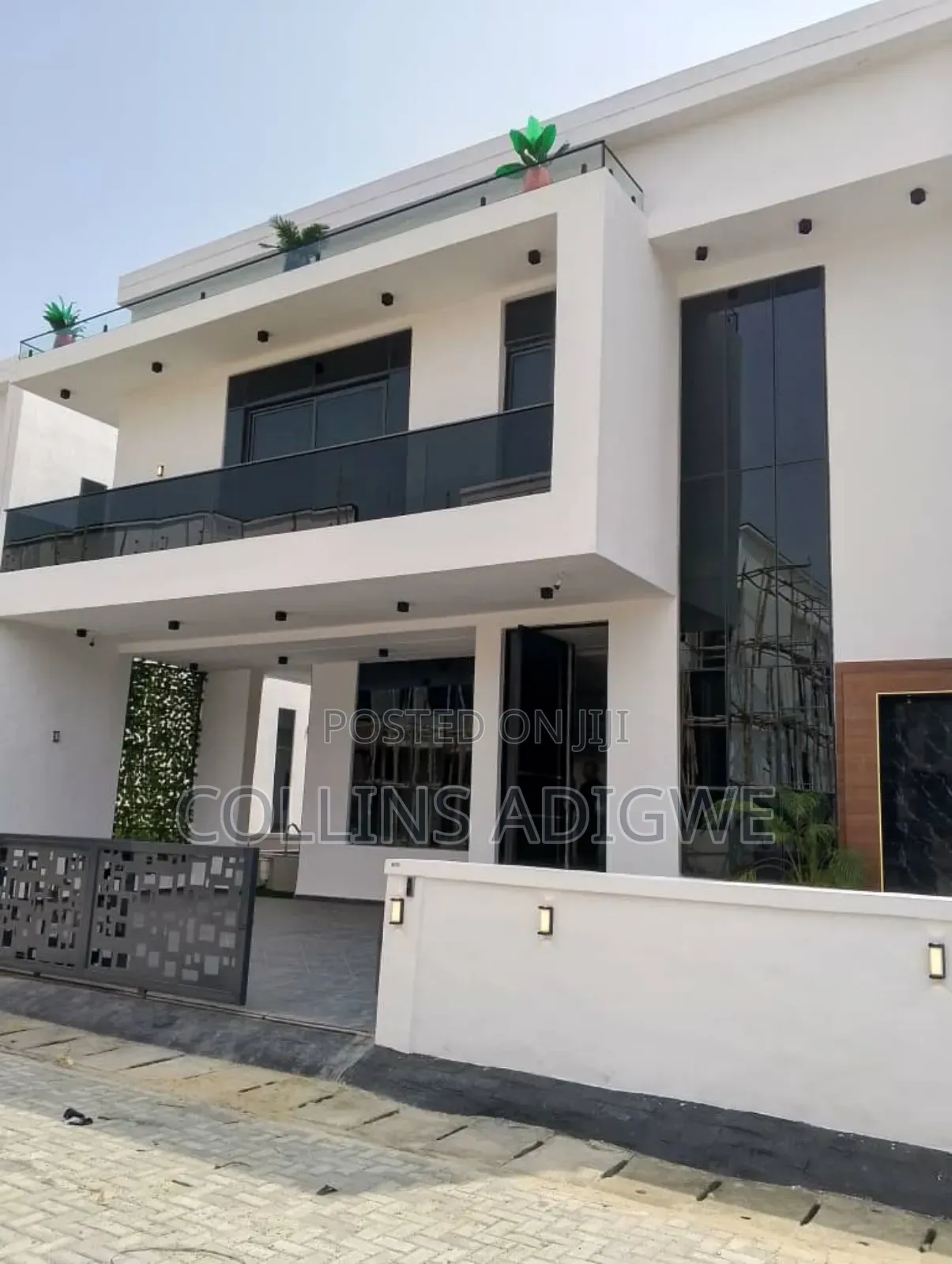 5bdrm Duplex in Chevron Lekki for sale in Lekki