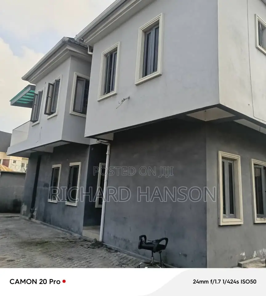 13bdrm Block of Flats in Sangotedo for sale in Sangotedo