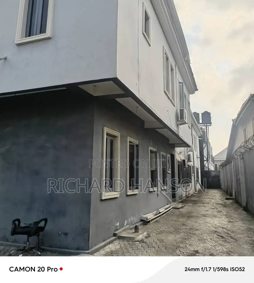 13bdrm Block of Flats in Sangotedo for sale in Sangotedo