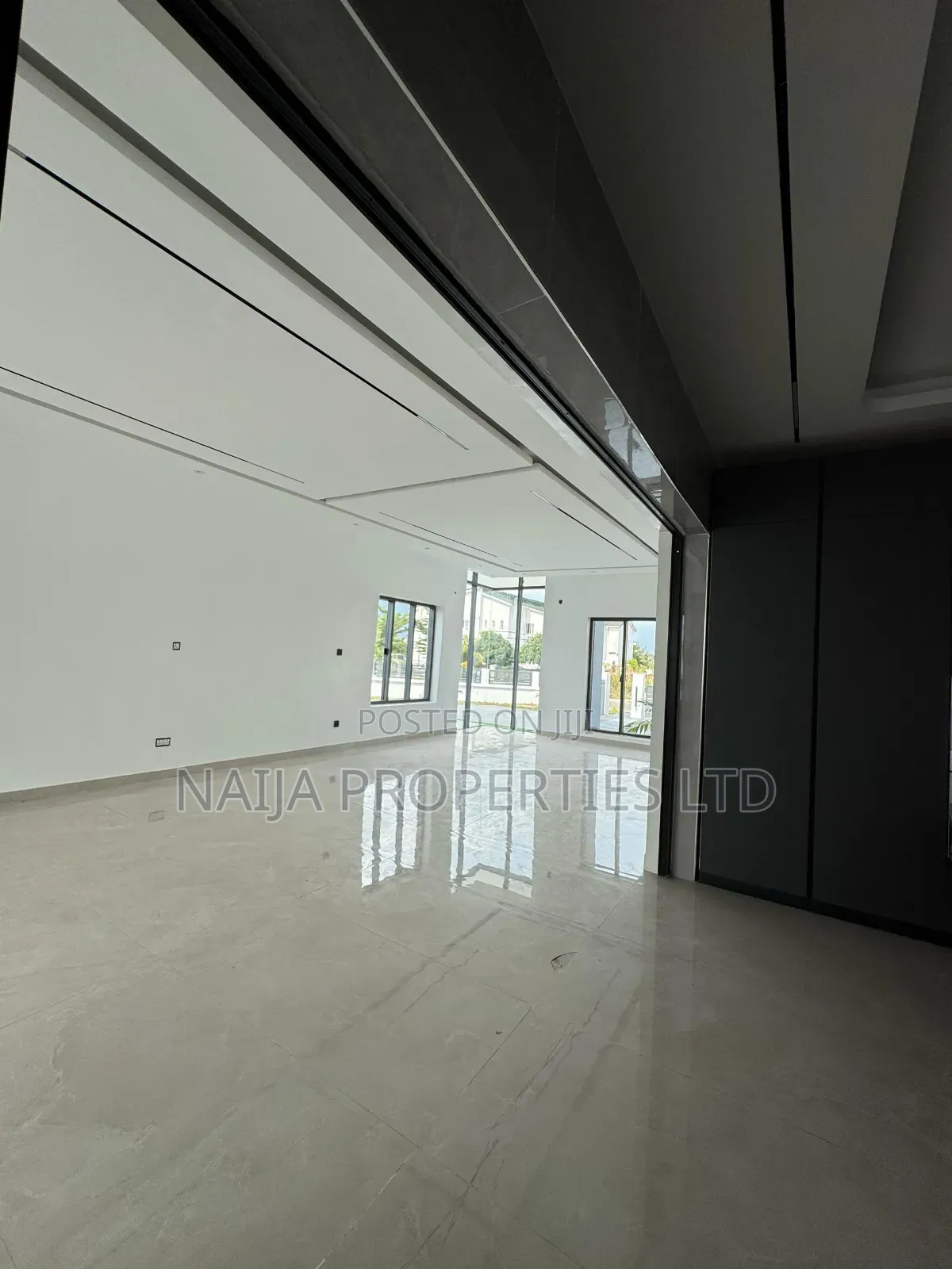 5bdrm Duplex in Royal Garden Estate, Ajah for sale in Ajah