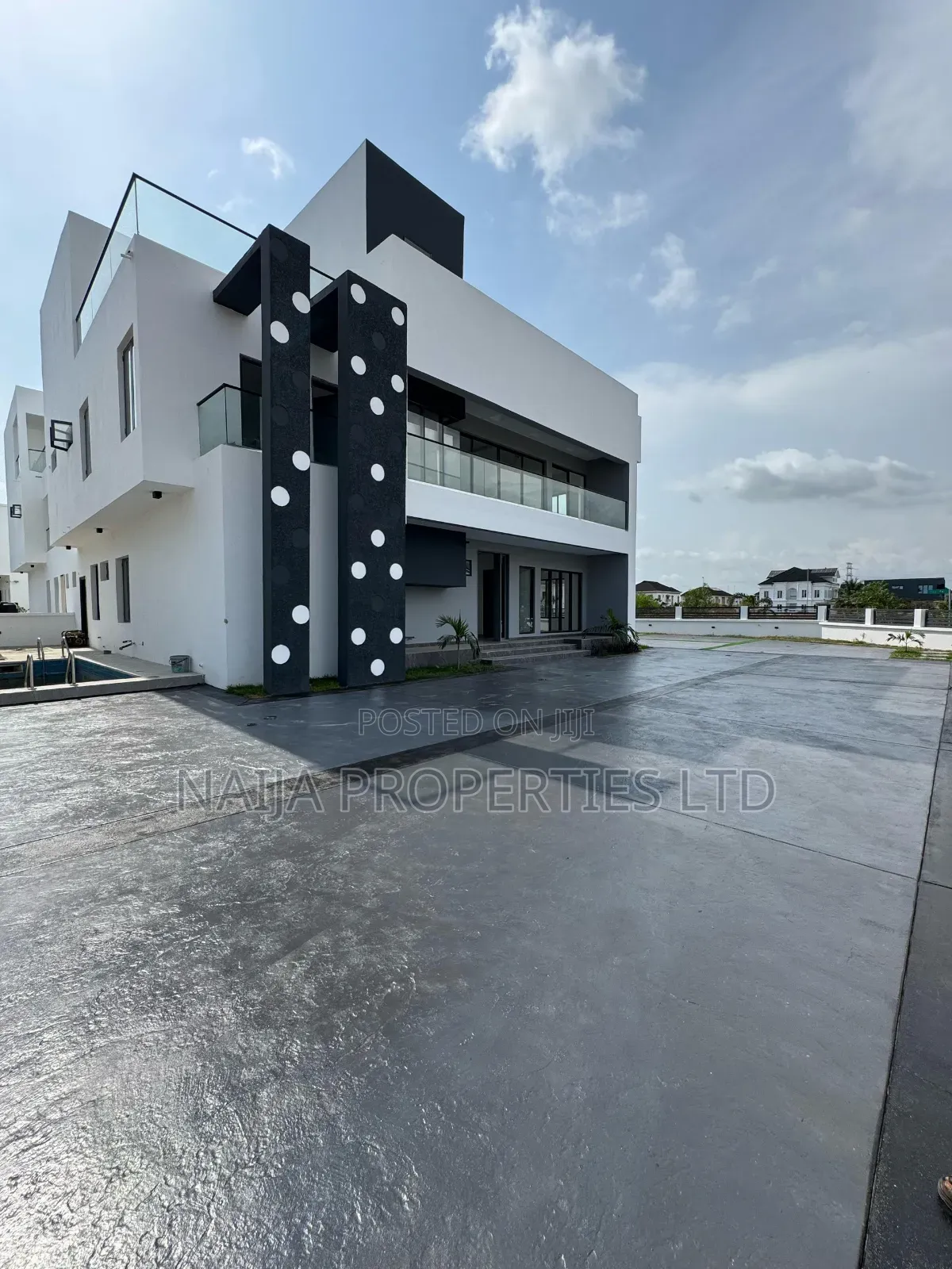 5bdrm Duplex in Royal Garden Estate, Ajah for sale in Ajah