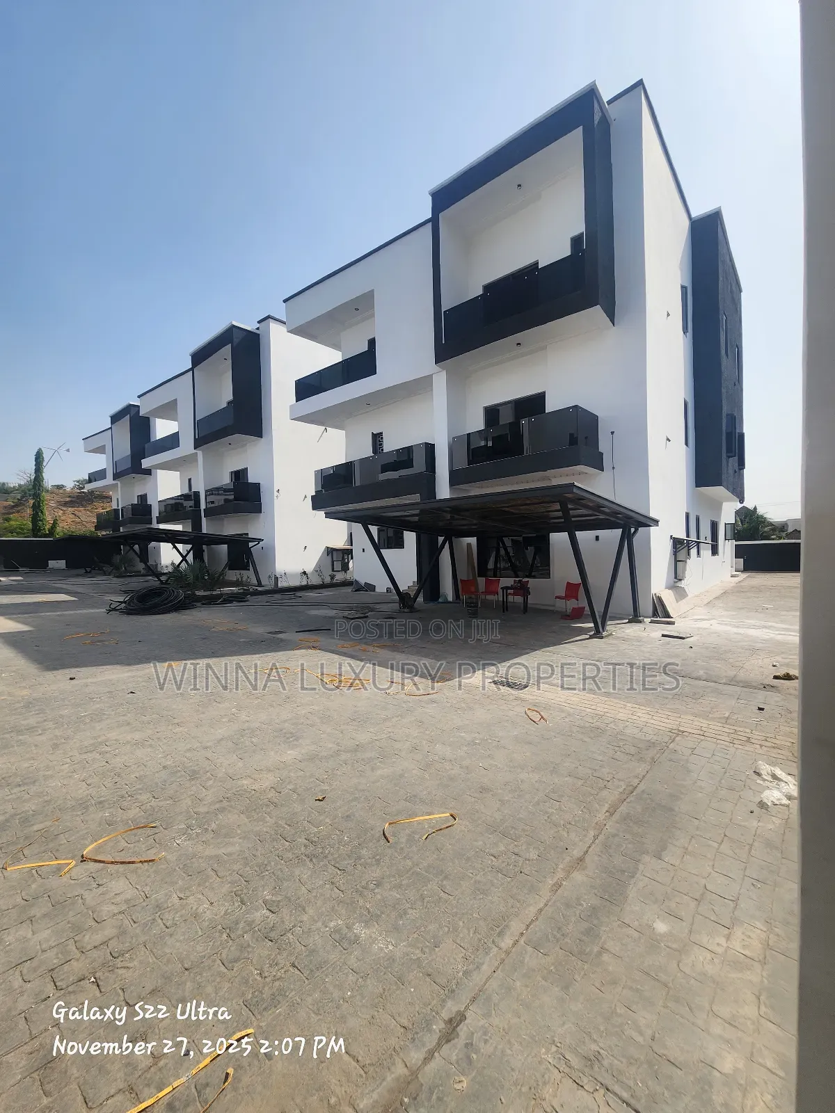 6bdrm Mansion in In A Mini Estate, for sale in Katampe Extension