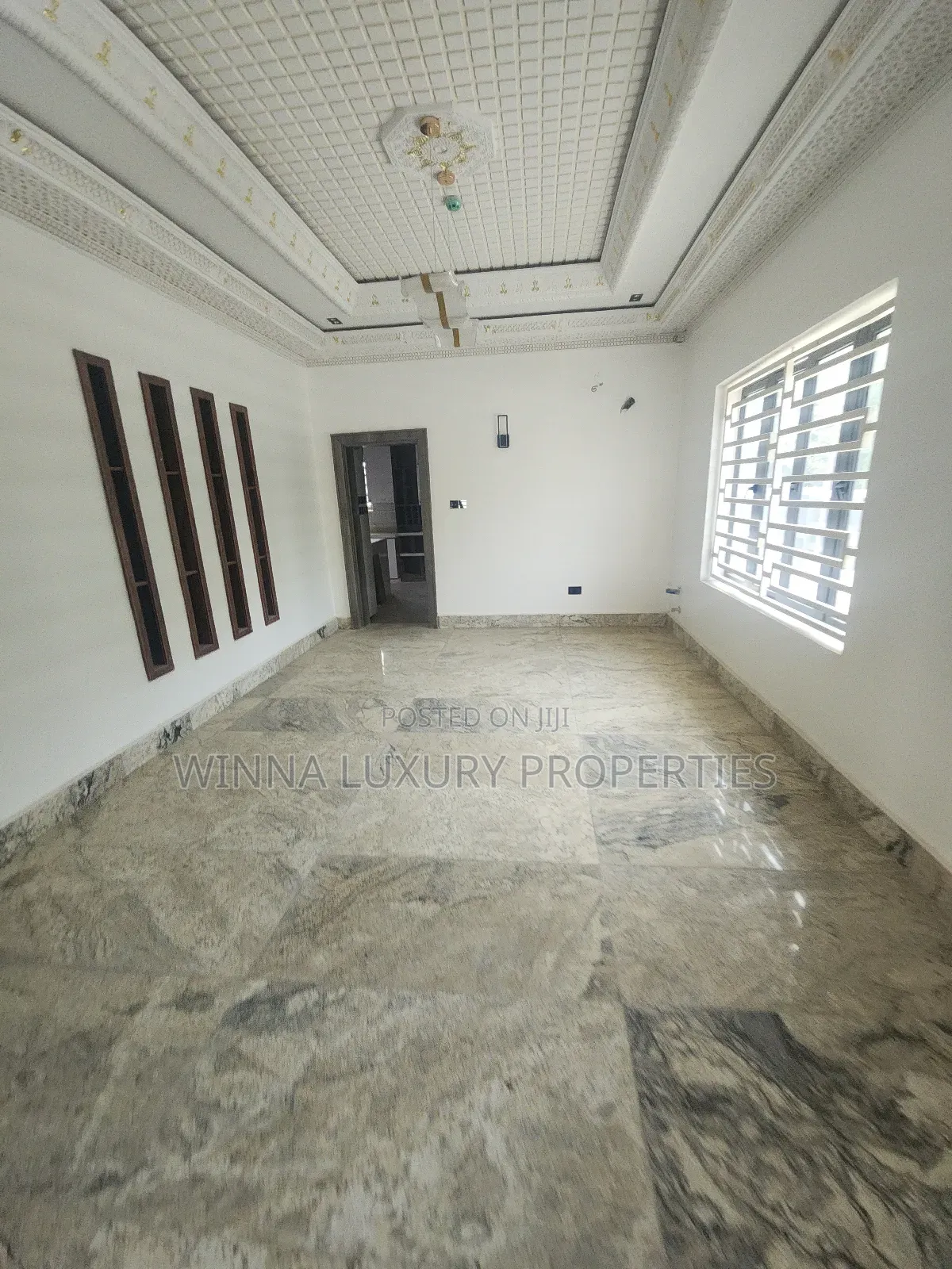 6bdrm Mansion in In A Mini Estate, for sale in Katampe Extension
