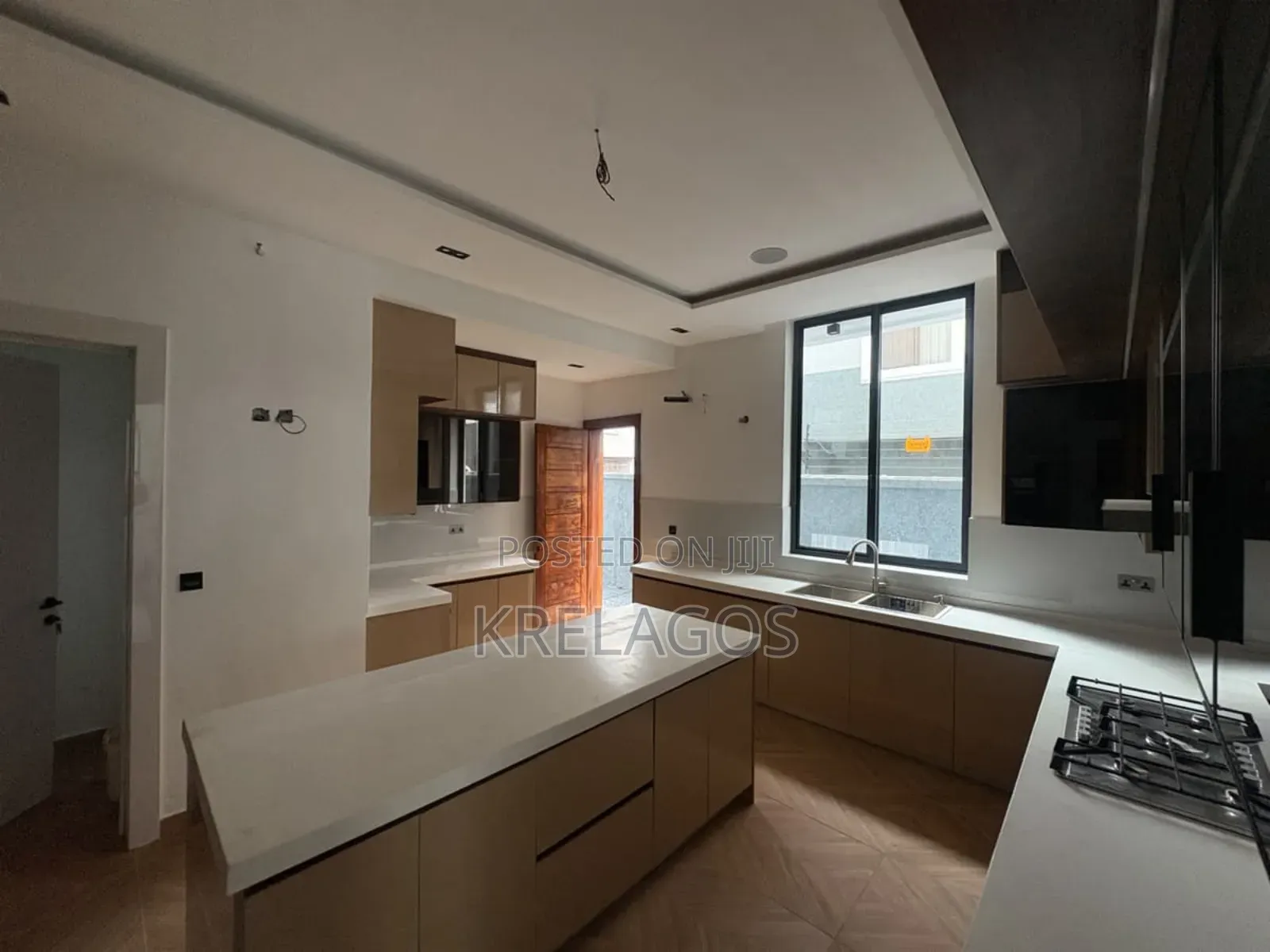 5bdrm Duplex in Lekki Phase 1 for sale in Lekki Phase 1