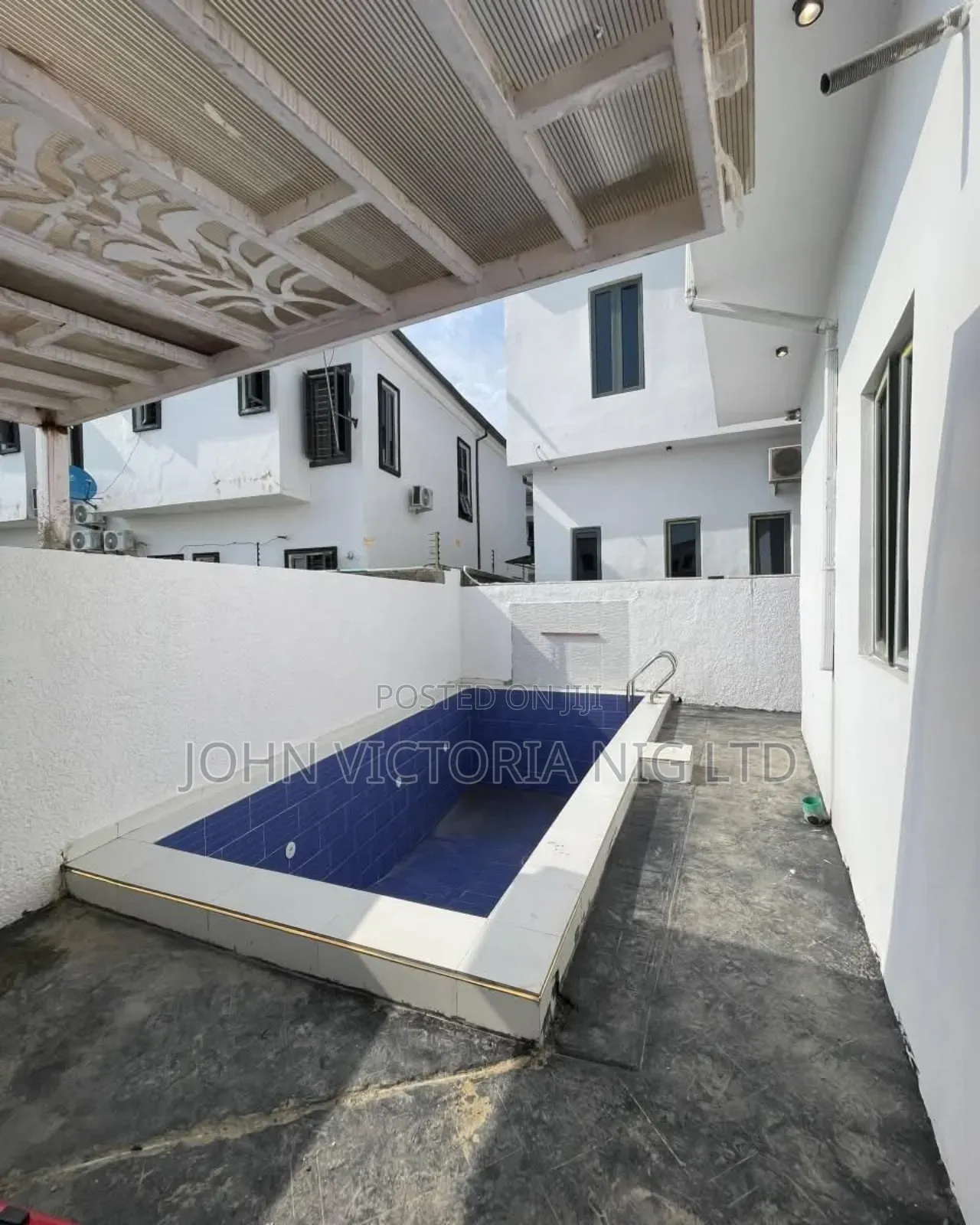 Furnished 5bdrm Duplex in Harris Drive Vgc for sale in VGC / Ajah