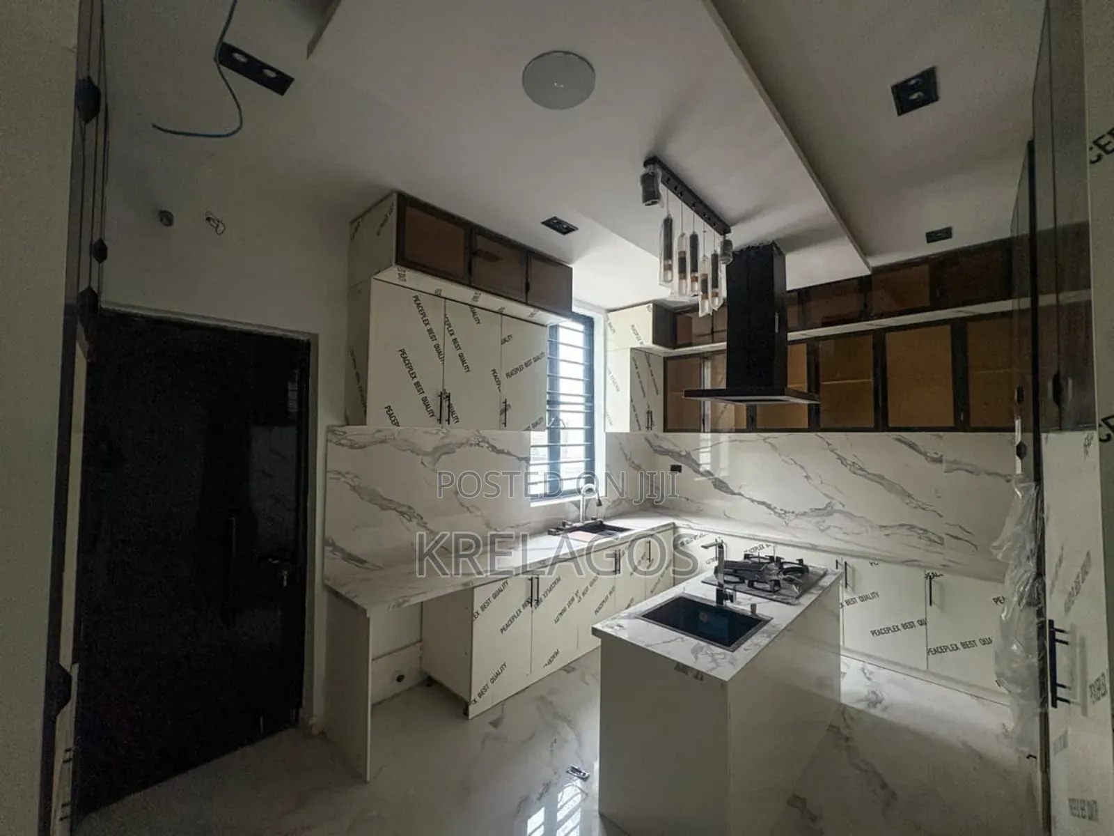 6bdrm Duplex in Lekki Phase 1 for sale in Lekki Phase 1