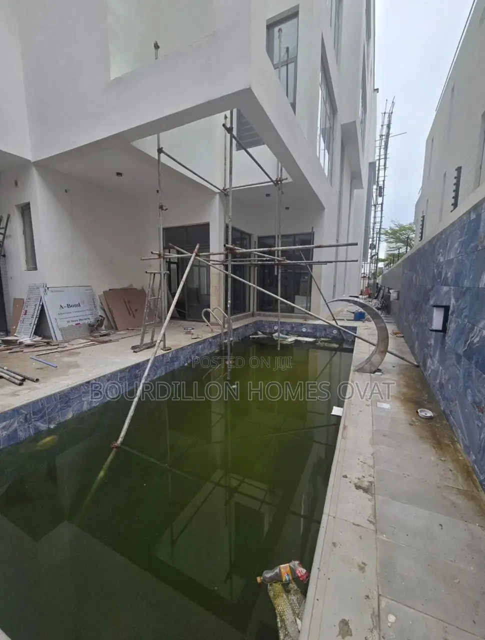 5bdrm Duplex in Banana Island for sale in Banana Island