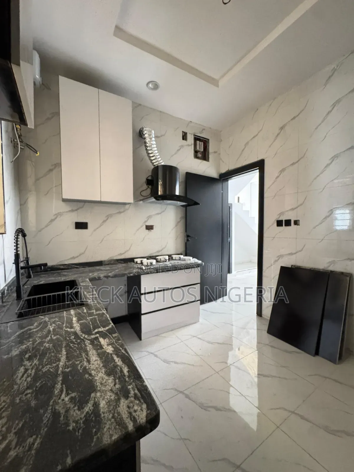 Furnished 3bdrm Duplex in Ikota for sale in Ikota