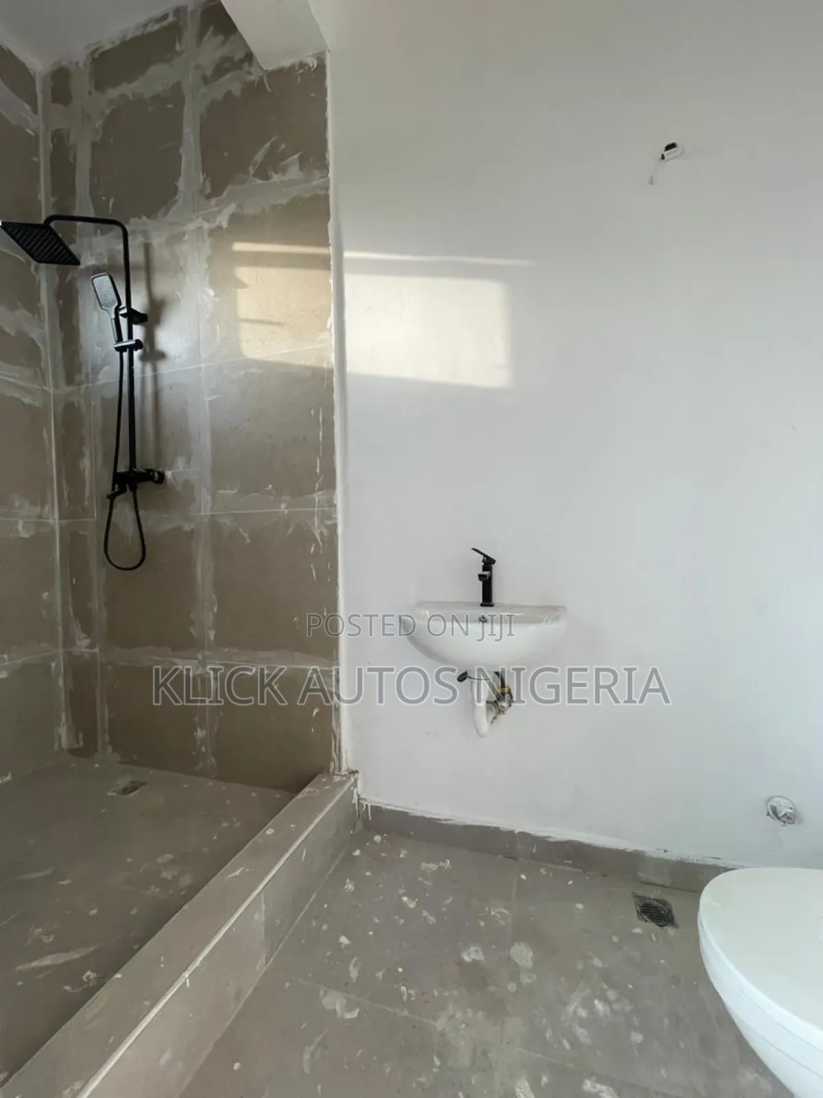 Furnished 3bdrm Townhouse/Terrace in Ikate for sale in Ikate