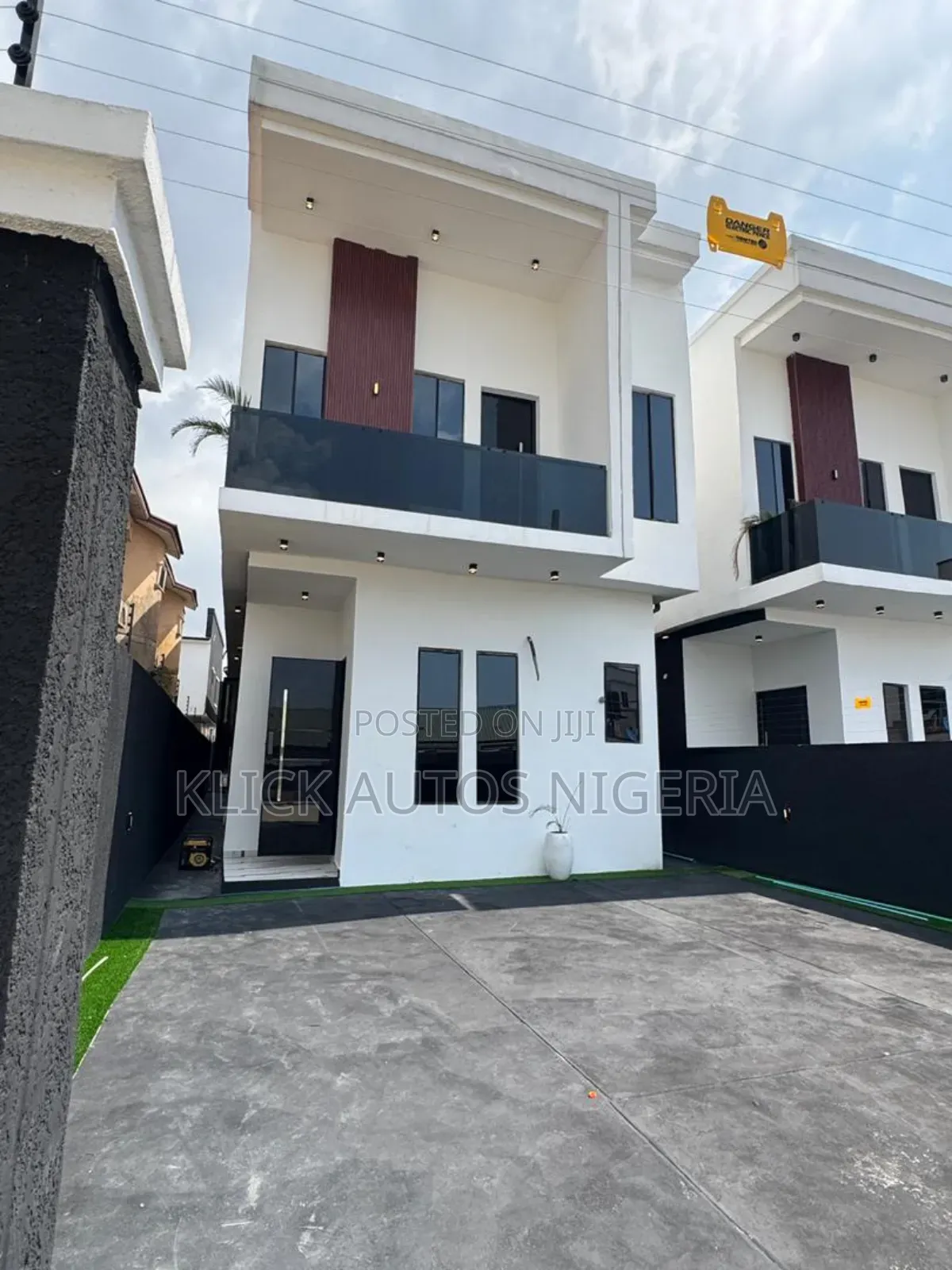 Furnished 4bdrm Duplex in Agungi for sale in Agungi