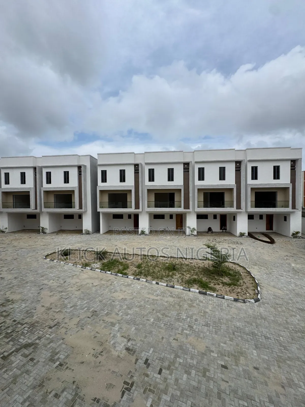 4bdrm Townhouse/Terrace in Ikate for sale in Ikate