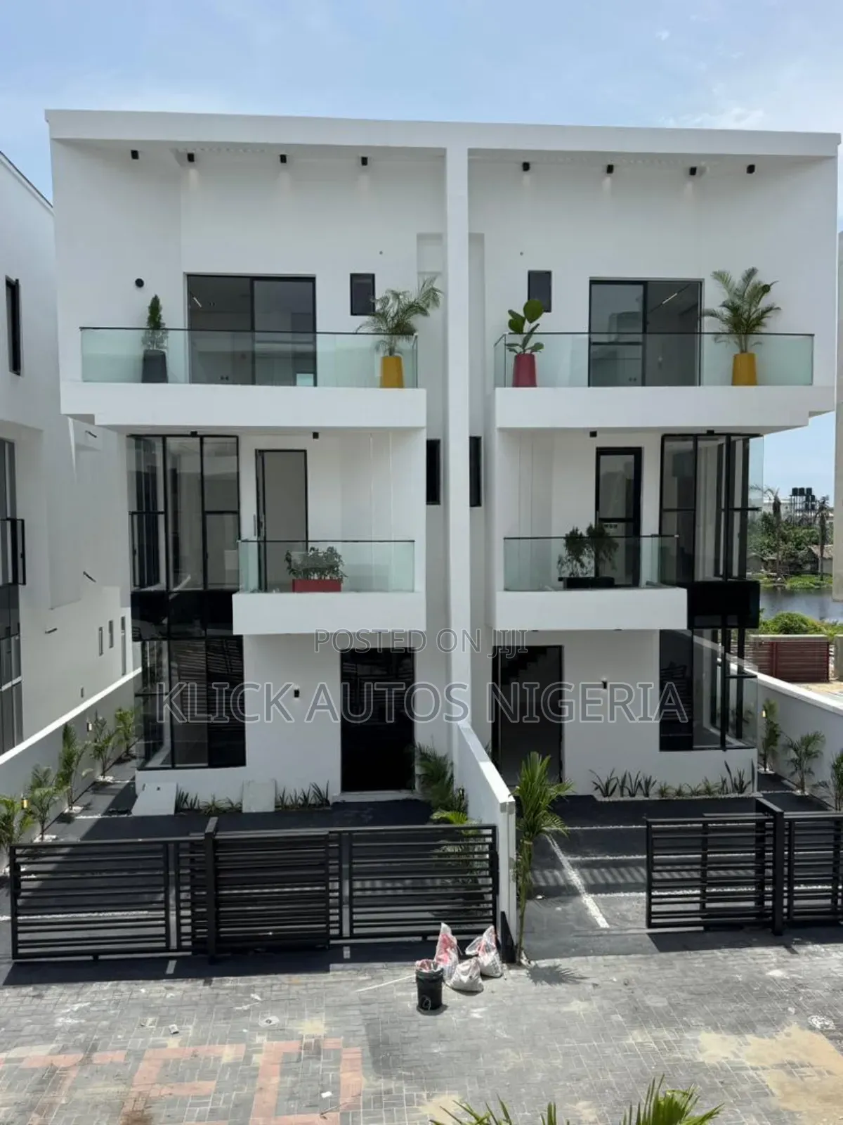 4bdrm Duplex in Orchid Estate, Chevron for sale in Chevron