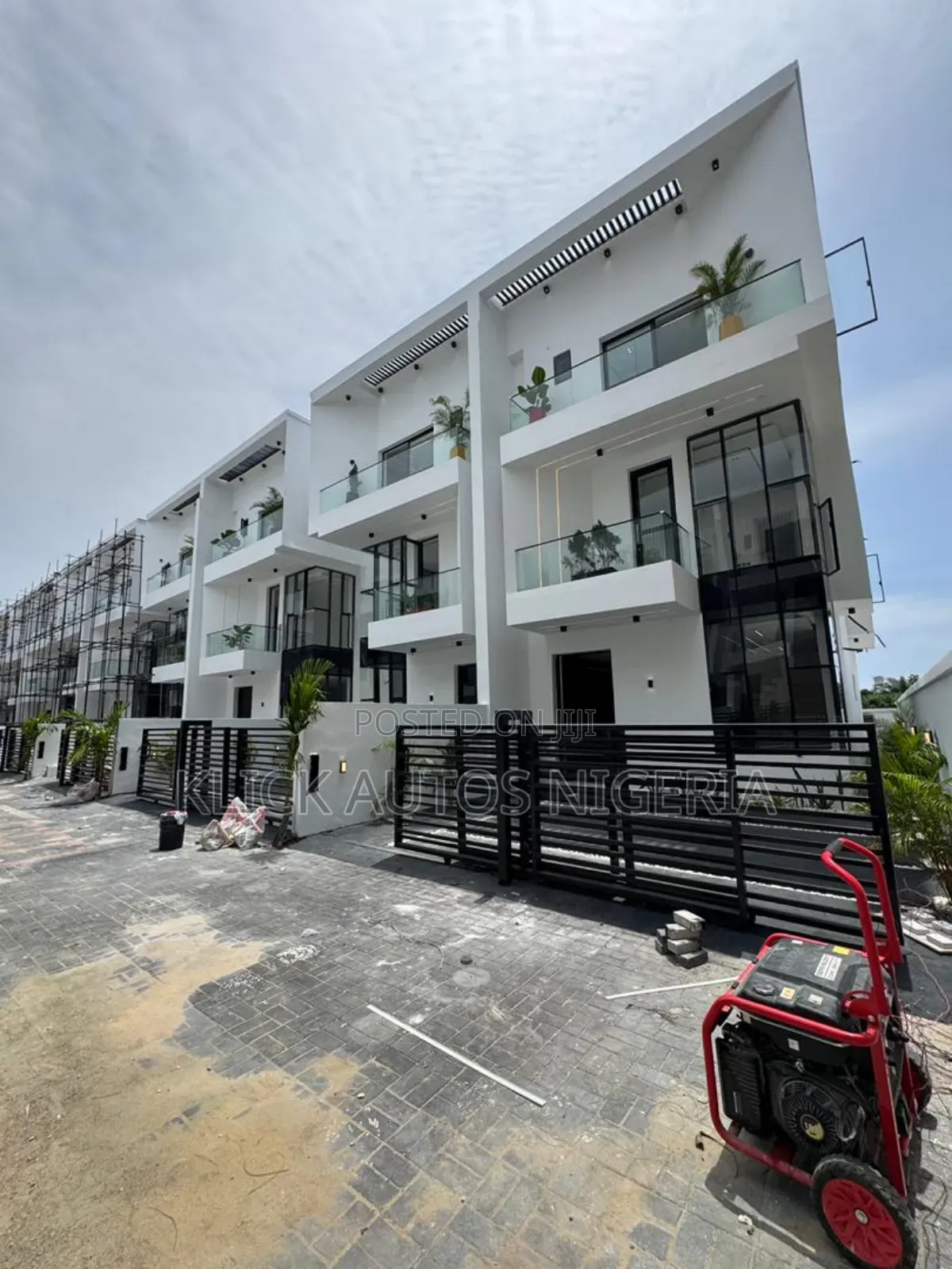 4bdrm Duplex in Orchid Estate, Chevron for sale in Chevron