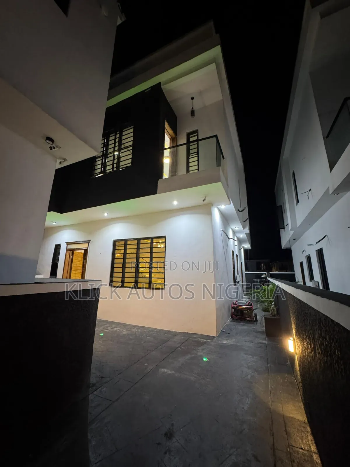 Furnished 4bdrm Duplex in Orchid Estate, Chevron for sale in Chevron