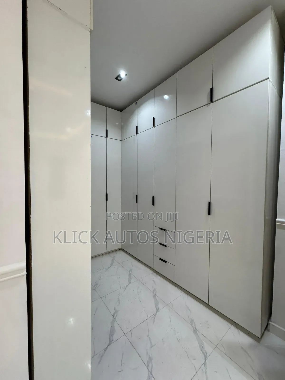 Furnished 4bdrm Duplex in Orchid Estate, Chevron for sale in Chevron