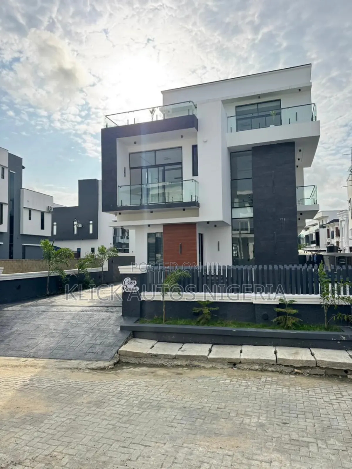 4bdrm Duplex in Ikota for sale in Ikota