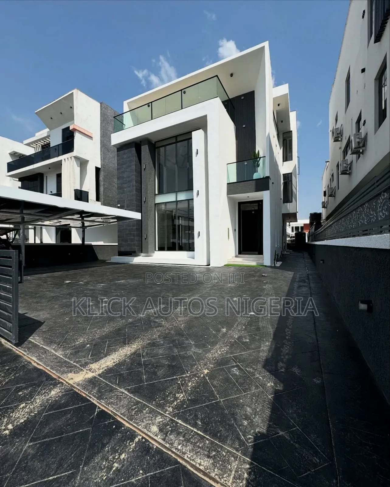 5bdrm Duplex in Ikota for sale in Ikota