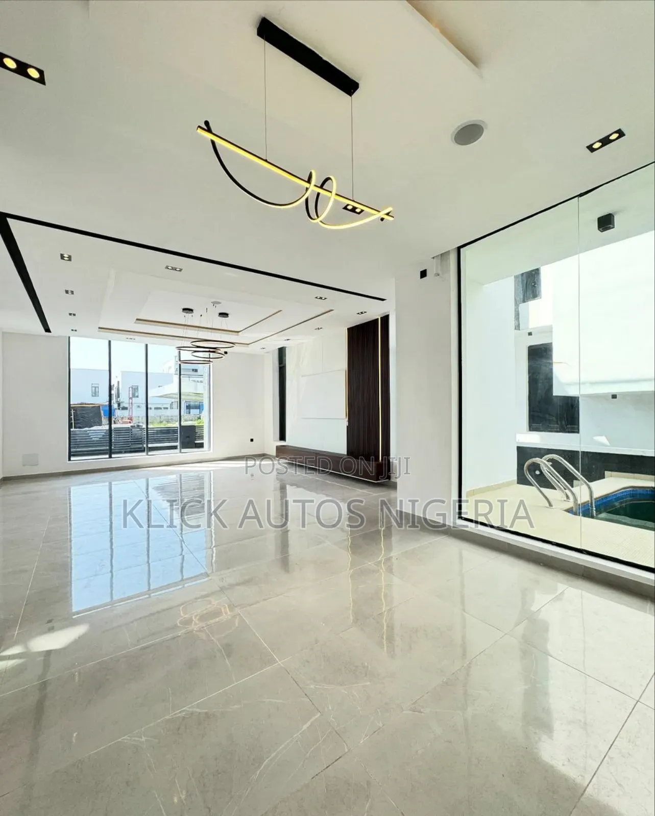5bdrm Duplex in Ikota for sale in Ikota