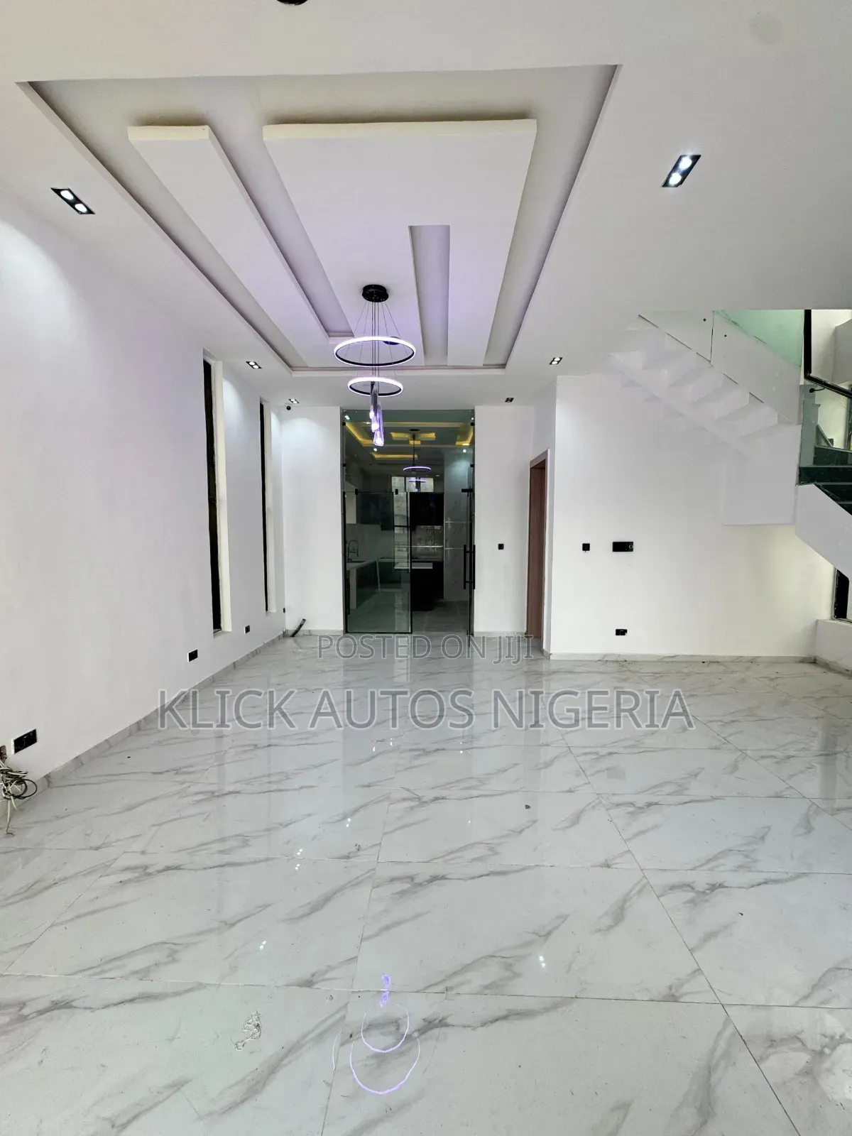 4bdrm Duplex in Chevron for sale in Chevron