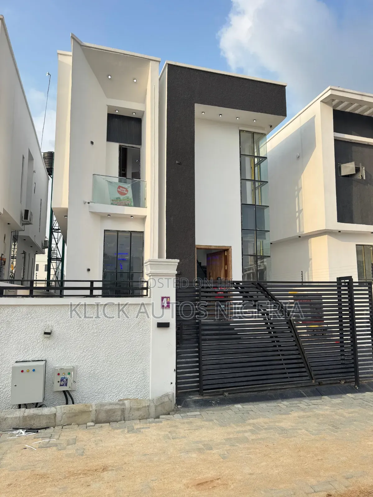 4bdrm Duplex in Chevron for sale in Chevron