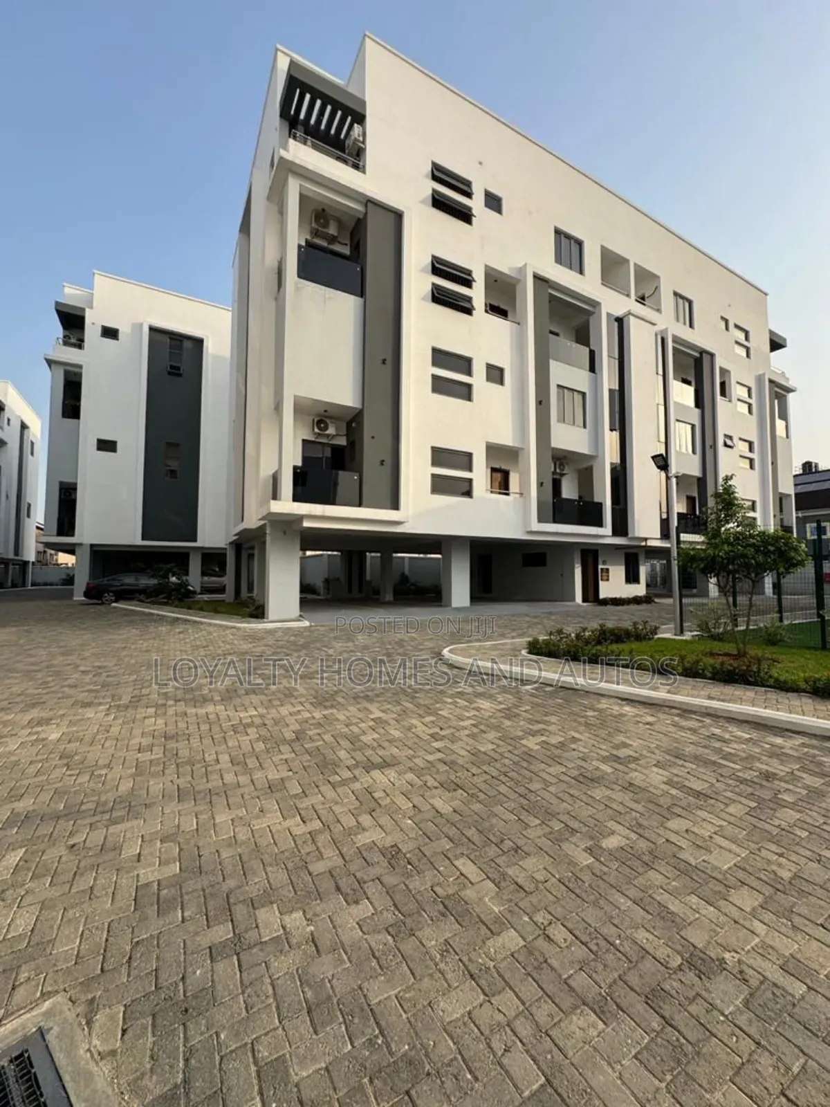 4bdrm Maisonette in Surulere Lagos for sale in Surulere
