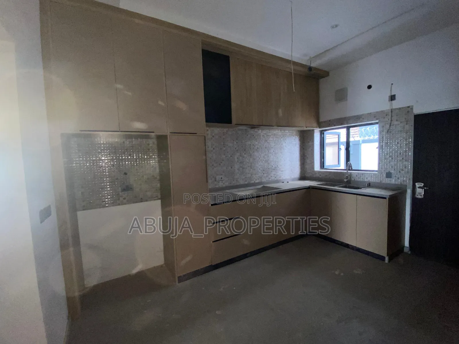 4bdrm Duplex in Life Camp for sale in Life Camp