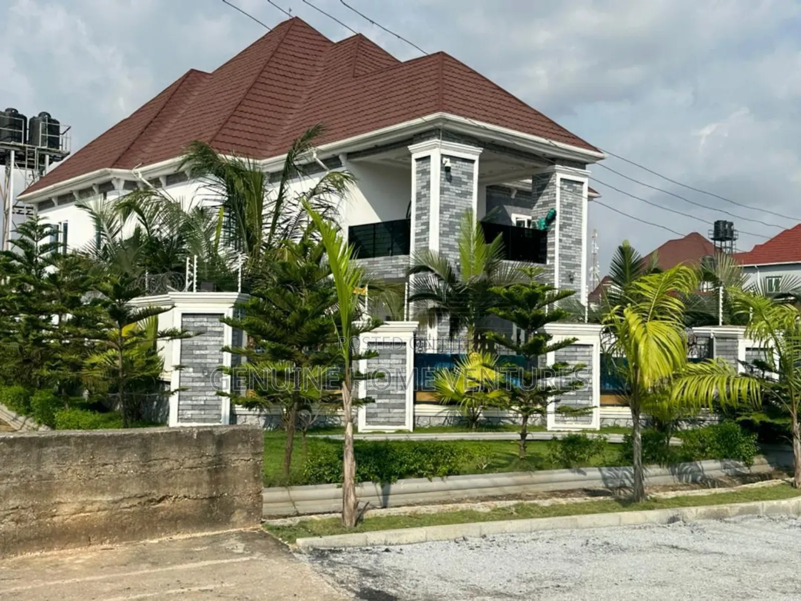 Furnished 6bdrm Duplex in Idu Industrial for sale in Idu Industrial