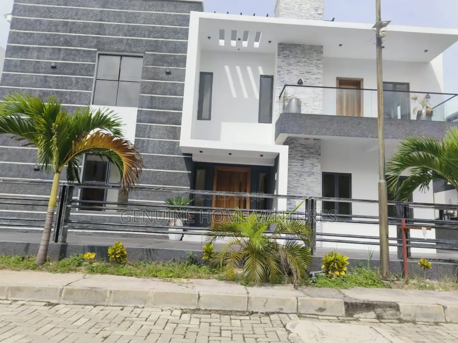 5bdrm Duplex in Ikate for sale in Ikate