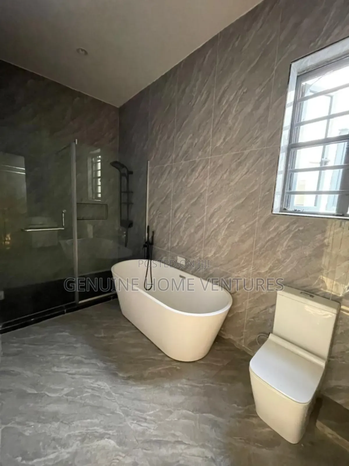 4bdrm Duplex in Ologolo for sale in Ologolo