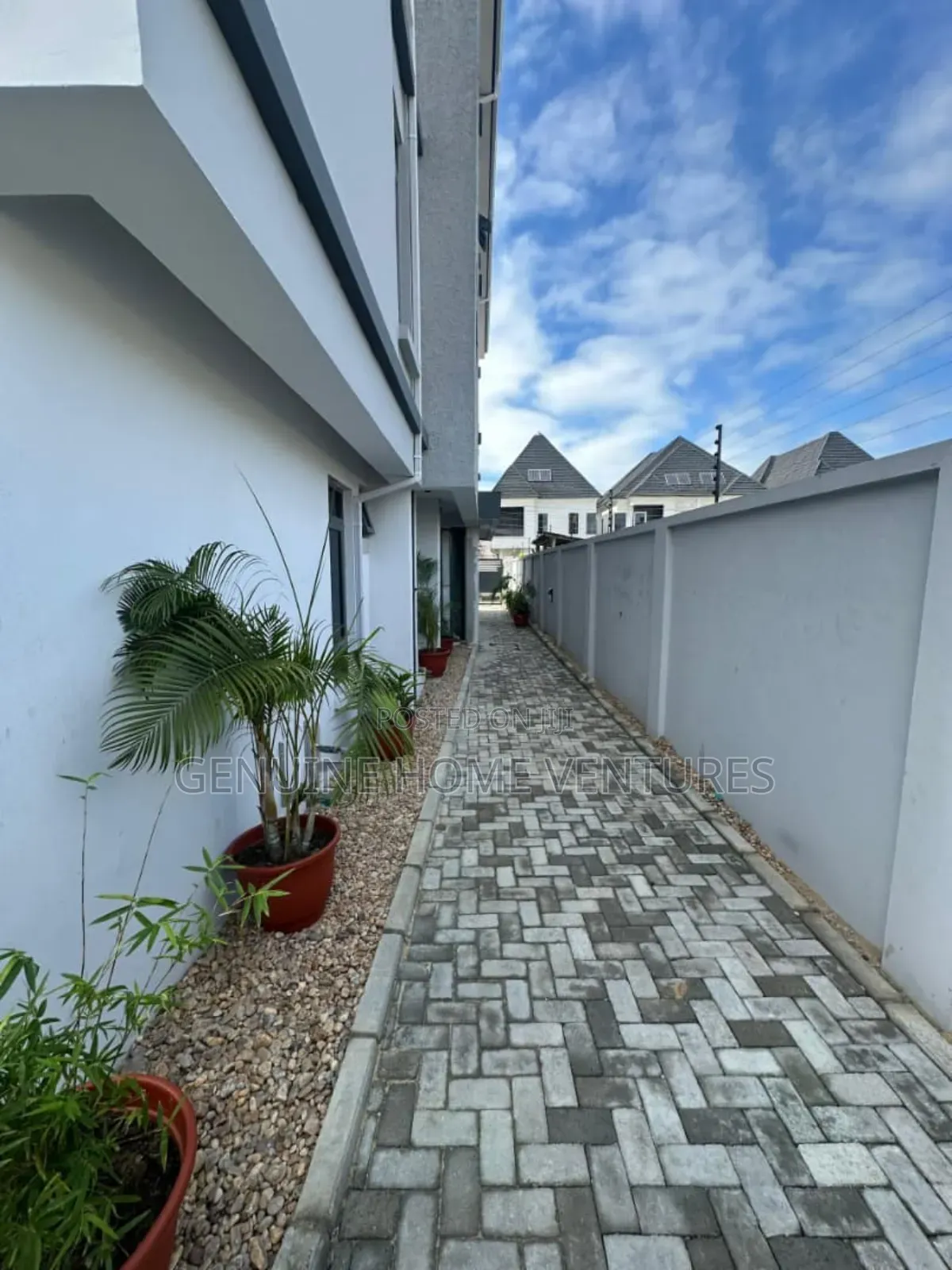 2bdrm Apartment in Osapa London Lekki for rent in Osapa london