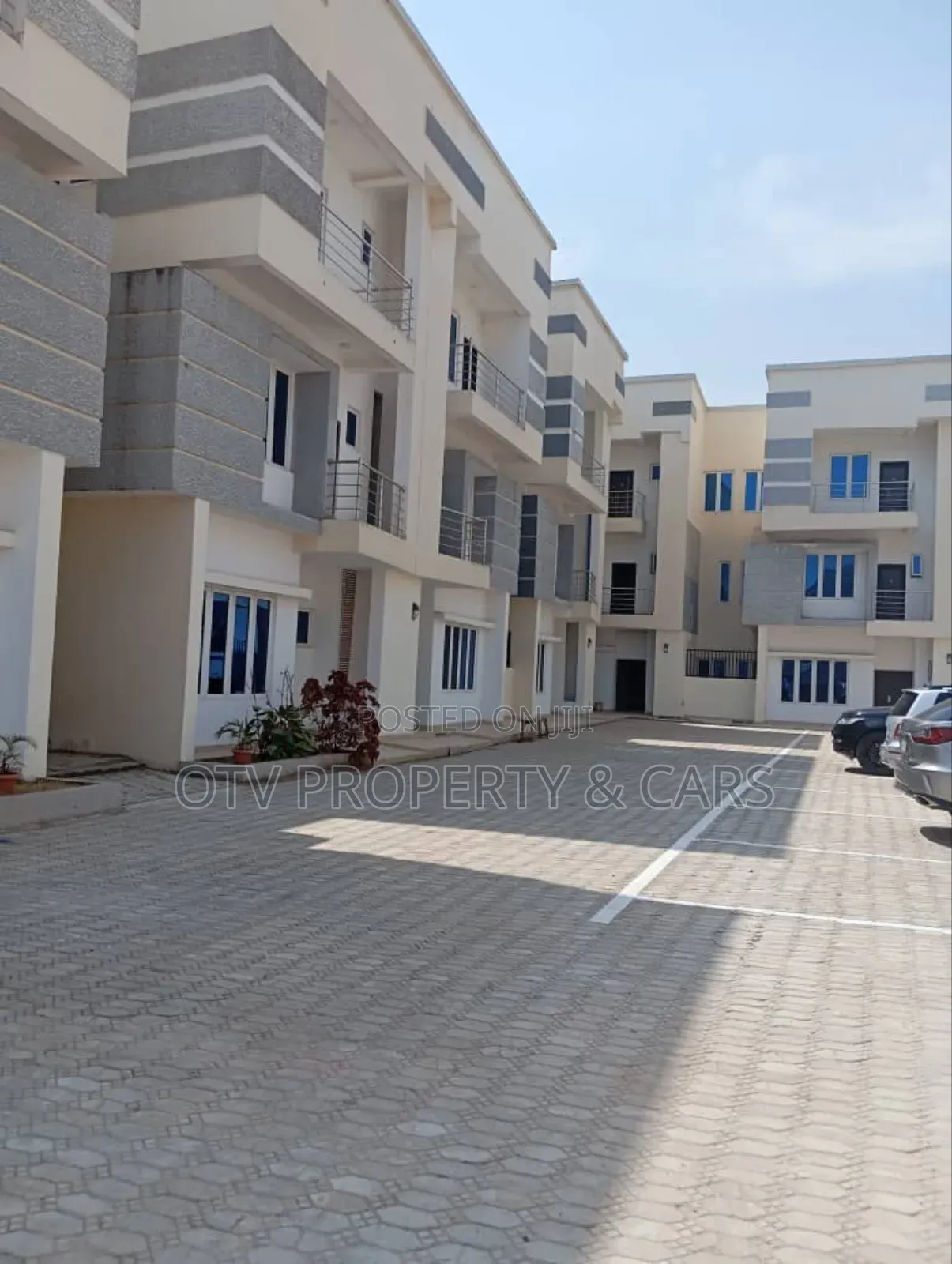 5bdrm Townhouse / Terrace in Guzape District for rent in Guzape District