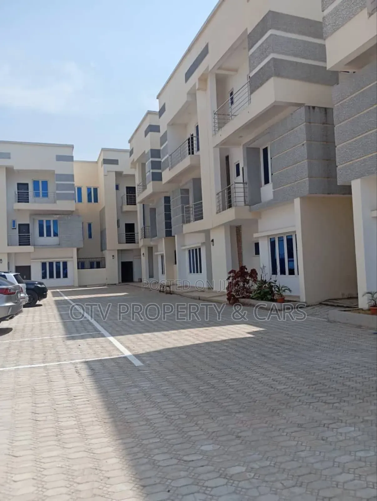 5bdrm Townhouse / Terrace in Guzape District for rent in Guzape District